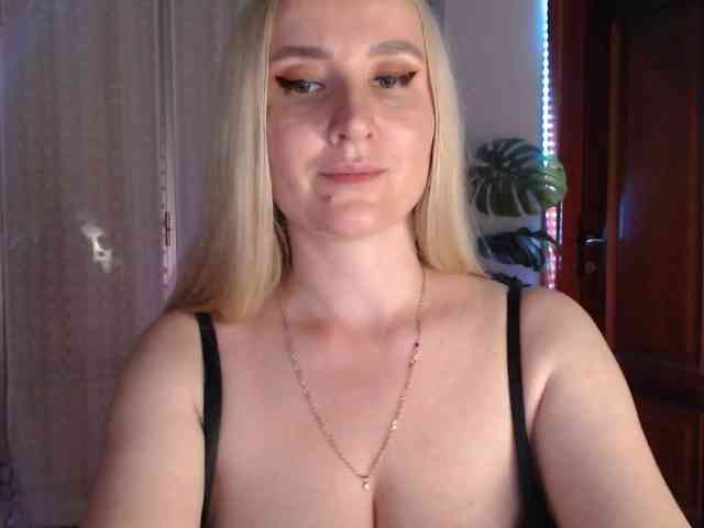 Alina-Lovely webcam