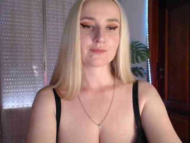 Alina-Lovely webcam