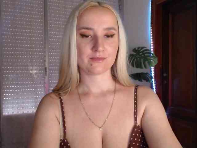 Alina-Lovely webcam