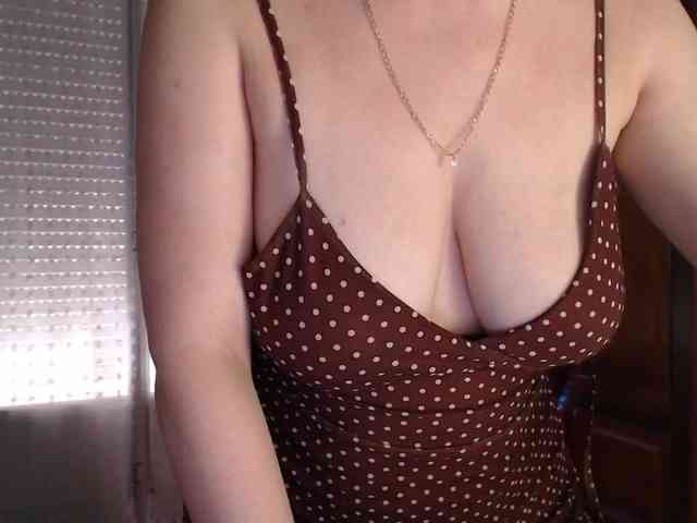 Alina-Lovely webcam