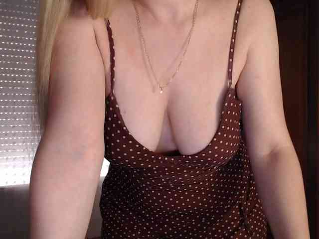 Alina-Lovely webcam