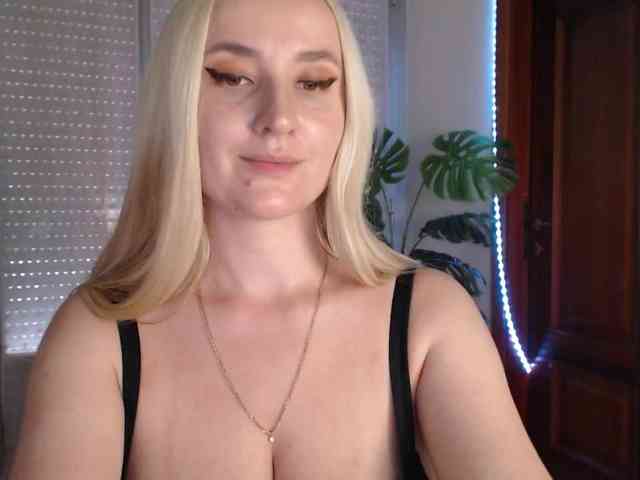 Alina-Lovely webcam