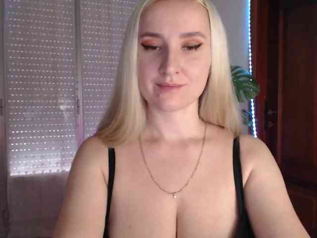 Alina-Lovely webcam