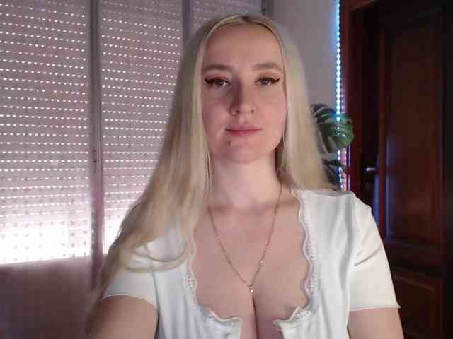 Alina-Lovely webcam