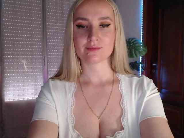 Alina-Lovely webcam