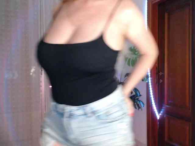 Alina-Lovely webcam