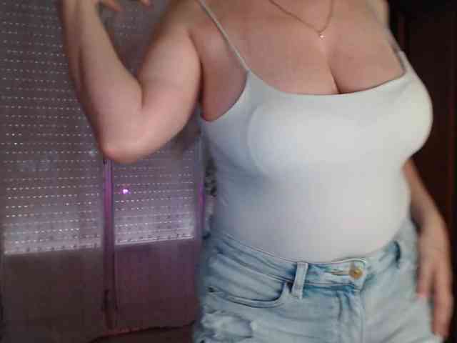 Alina-Lovely webcam