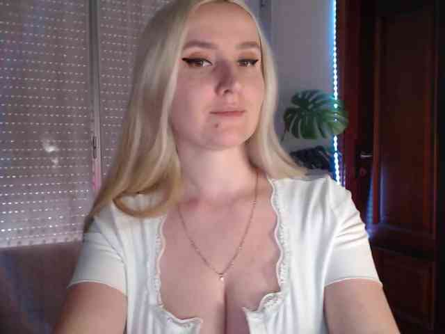 Alina-Lovely webcam