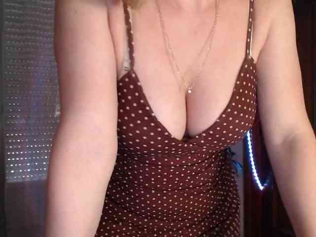 Alina-Lovely webcam