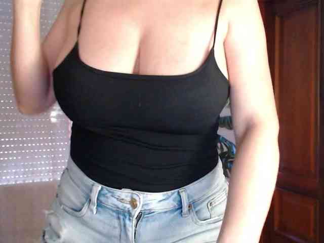 Alina-Lovely webcam