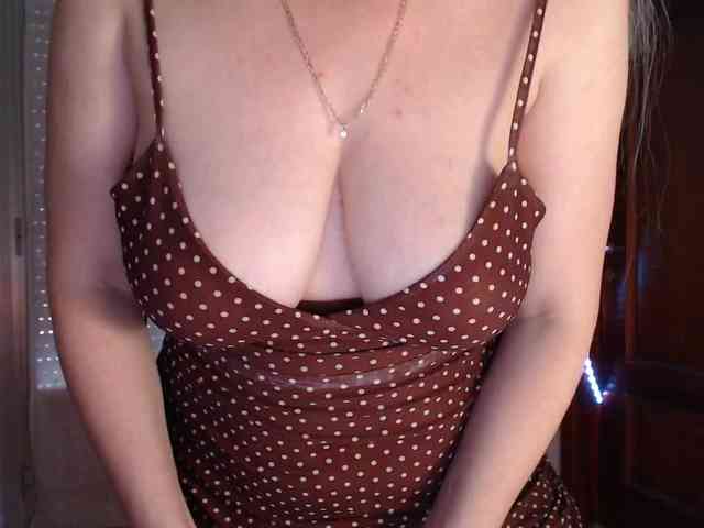 Alina-Lovely webcam