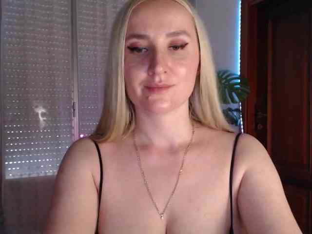 Alina-Lovely webcam
