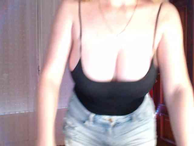 Alina-Lovely webcam