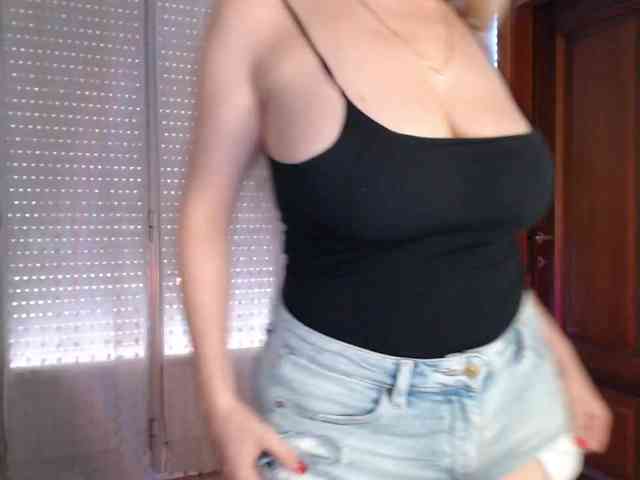 Alina-Lovely webcam