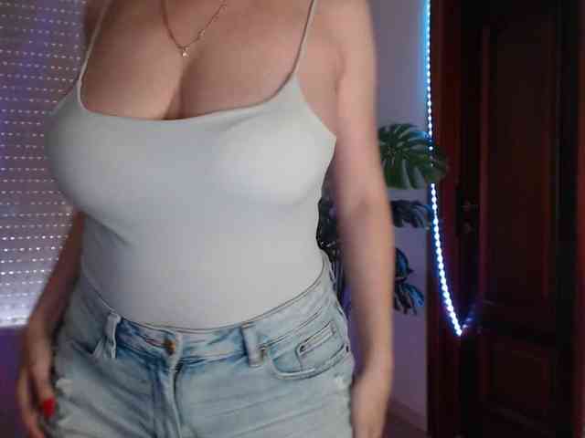 Alina-Lovely Live Webcam on BongaCams
