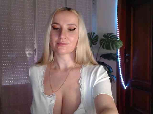 Alina-Lovely webcam