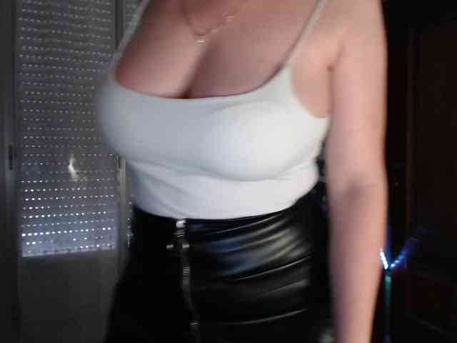 Alina-Lovely webcam