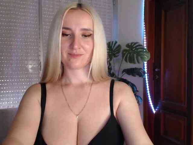 Alina-Lovely webcam