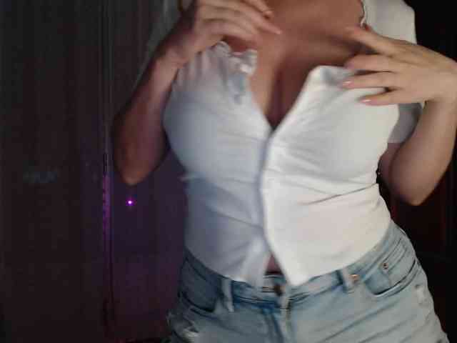 Alina-Lovely webcam