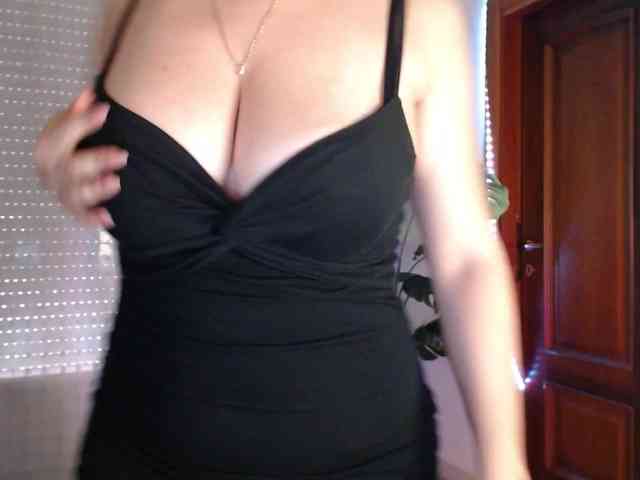 Alina-Lovely webcam