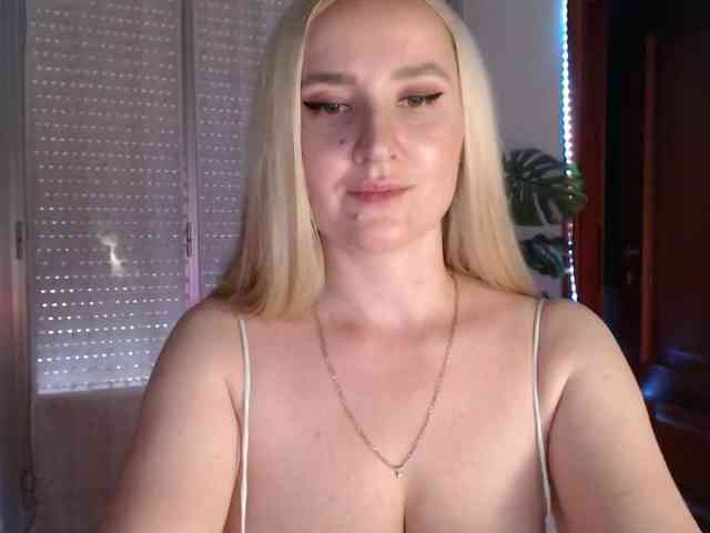 Alina-Lovely webcam