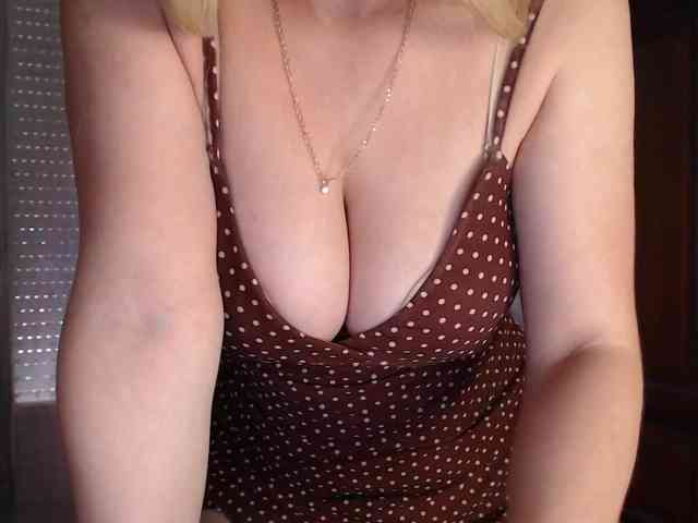 Alina-Lovely webcam