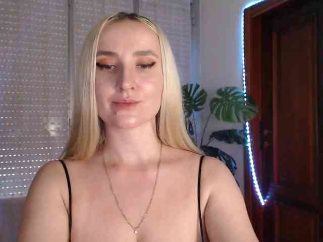 Alina-Lovely webcam