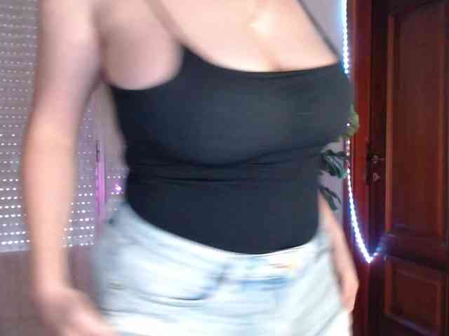 Alina-Lovely webcam
