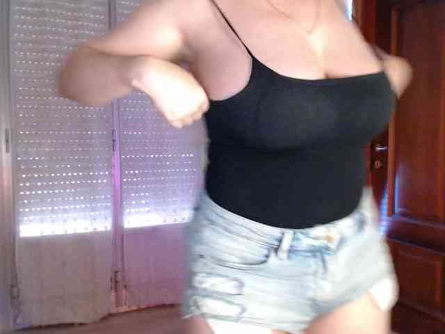 Alina-Lovely webcam