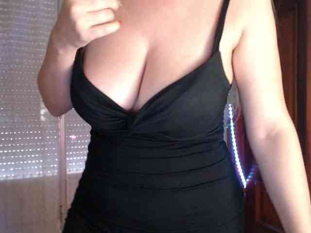 Alina-Lovely webcam