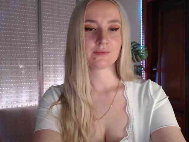 Alina-Lovely webcam