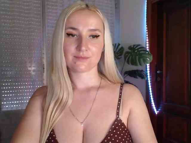 Alina-Lovely webcam