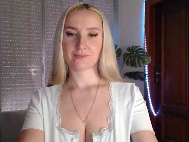 Alina-Lovely webcam