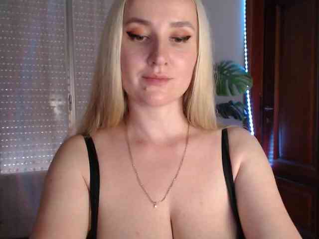 Alina-Lovely webcam