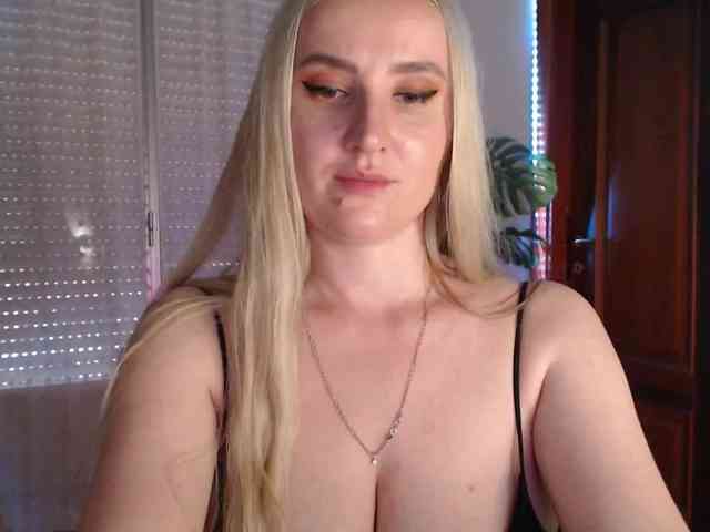 Alina-Lovely webcam