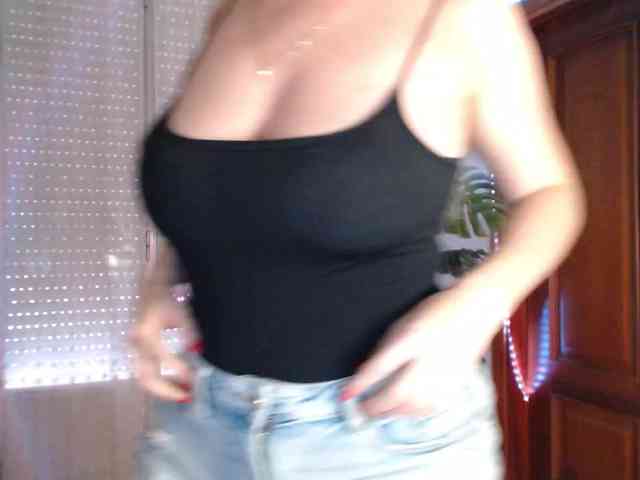 Alina-Lovely webcam