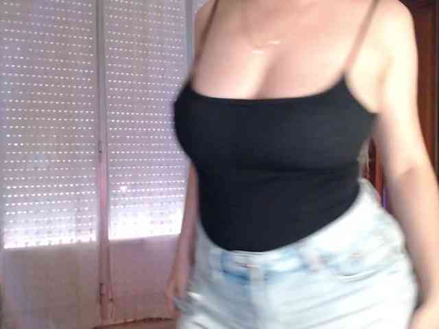Alina-Lovely webcam
