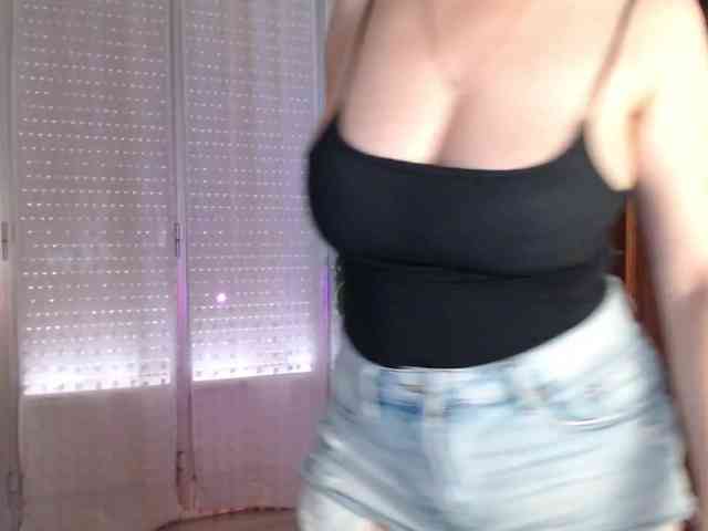 Alina-Lovely webcam