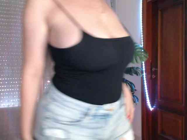 Alina-Lovely webcam