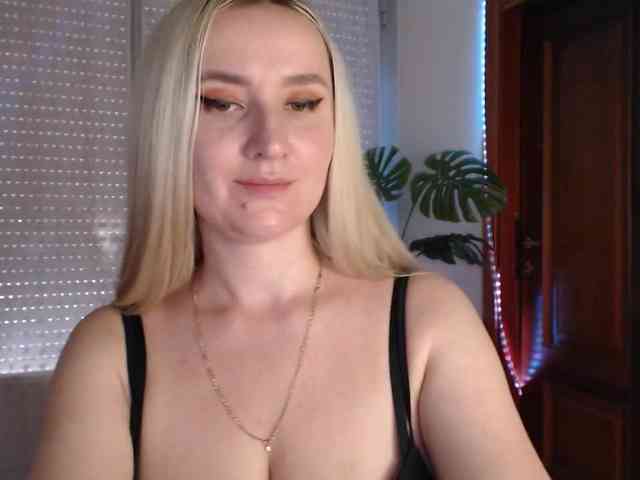Alina-Lovely webcam