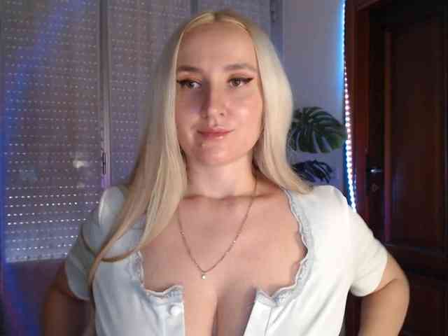 Alina-Lovely webcam