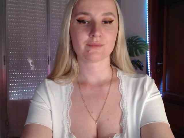 Alina-Lovely webcam
