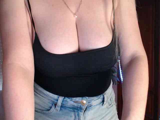 Alina-Lovely webcam