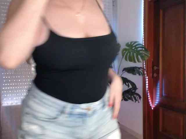 Alina-Lovely webcam