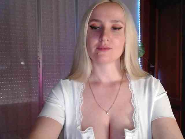 Alina-Lovely webcam