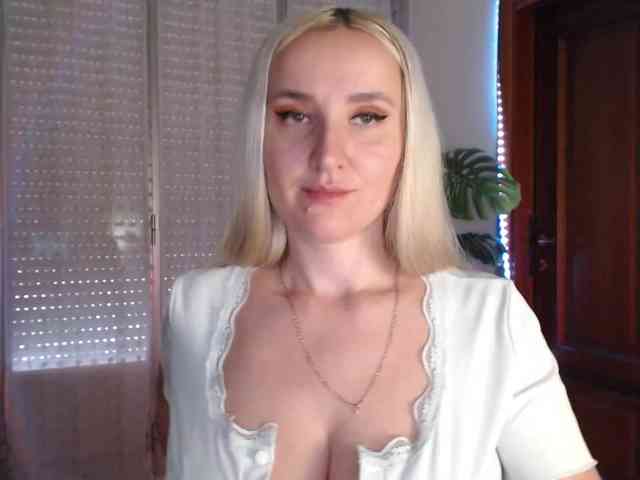 Alina-Lovely webcam