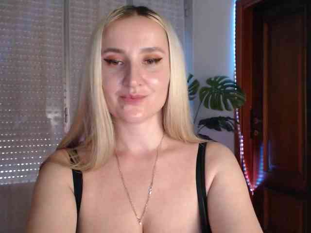 Alina-Lovely webcam