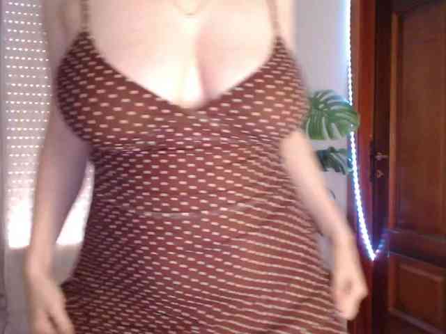 Alina-Lovely webcam