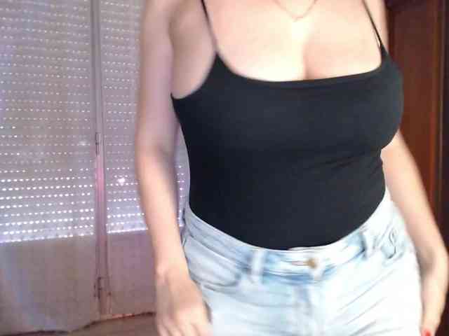Alina-Lovely webcam