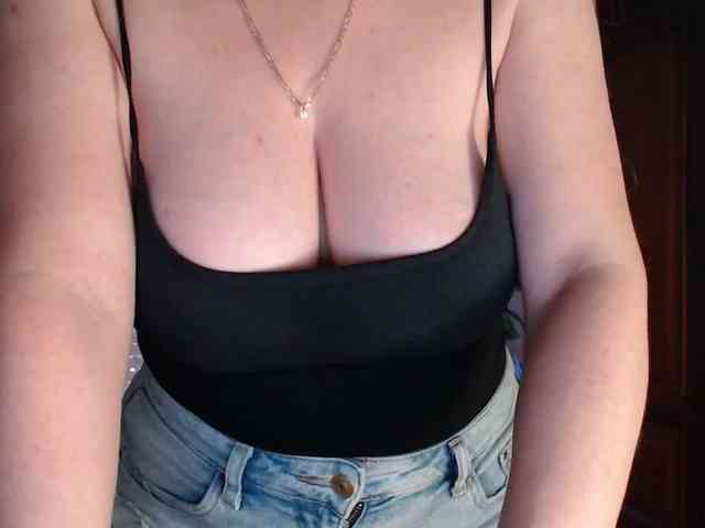 Alina-Lovely webcam
